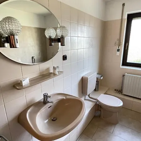 Messenah: 2-zimmer Privatwohnung Apartment Dusseldorf
