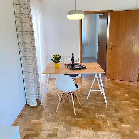 Messenah: 2-zimmer Privatwohnung *