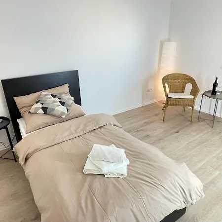 Messenah: 2-zimmer Privatwohnung